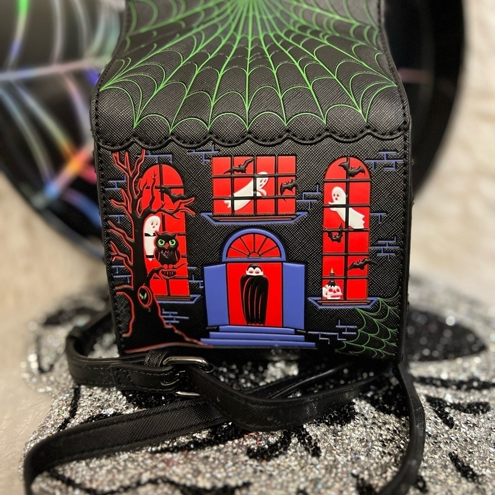 🖤👻❤️BNWOT-MAD ENGINE VIRAL HALLOWEEN SUPER CUTE HAUNTED HOUSE CROSSBODY 🖤👻❤️ - Picture 7 of 8